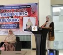 Pelatihan Public Speaking IKWI Riau Dorong Perempuan Berani Tampil dan Ubah Mindset.
