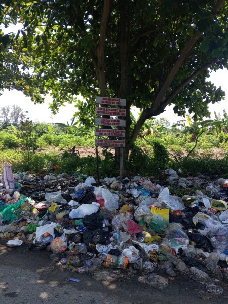 Lurah Bumi Ayu Heri Apriadi ,SH Masih Ada Oknum Buang Sampah Sembarangan.