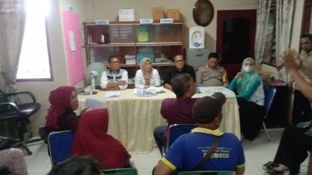 Lurah Rimba Sekampung Gelar Mediasi Terkait Persoalan Tuntutan Pemilihan Ulang Ketua RT.16