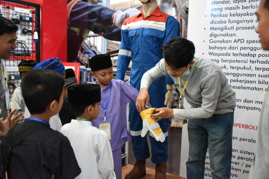 Perwira PT KPI RU Dumai Ajak Anak Yatim Piatu dan Dhuafa Berbelanja Baju Lebaran Dalam Program Sebaran 2.0