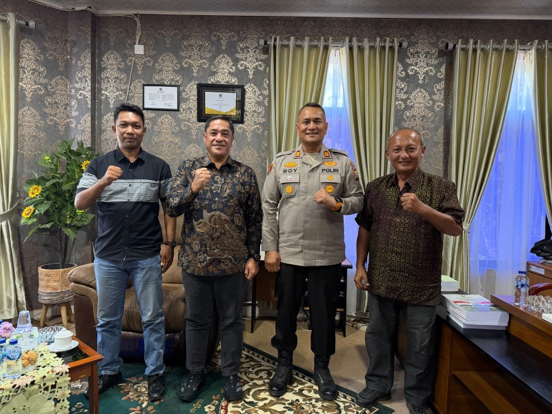 Kapolsek Bukit Kapur AKP Boy Setiawan ,S.A.P.,M.Si Kunjungi Pimpinan DPRD Kota  Dumai Dalam Rangka Silahturahmi.