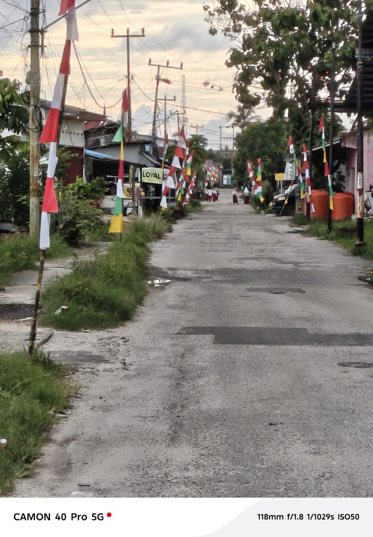 RT 023 Kelurahan Sukajadi Dumai Kota Sophan Kurniawan Mari Kita Kibarkan Bendera Merah Putih di HUT RI ke -80