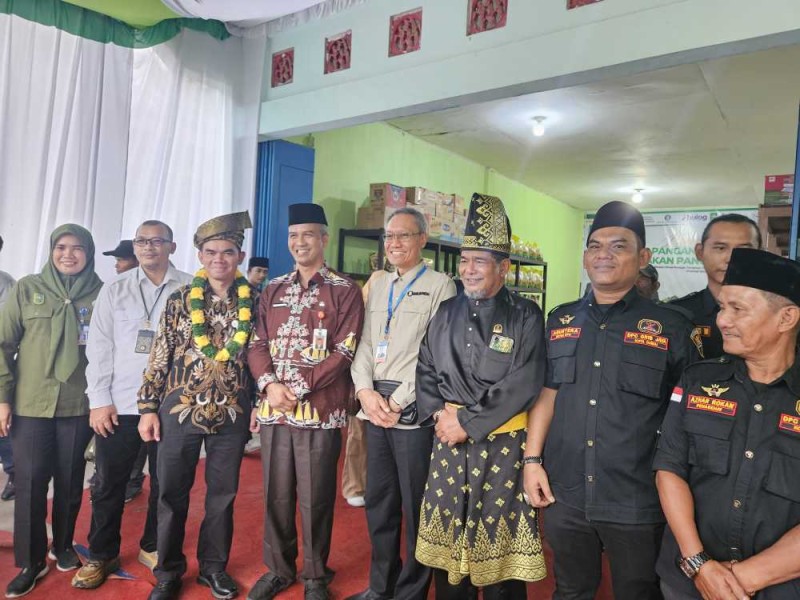 Gubernur Riau Resmikan Kios Pangan Murah di Dumai Dukung Stabilitas Pangan Nasional