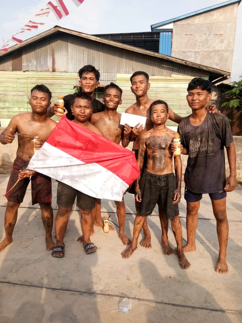 Memperingati HUT KE -78 RT 04 Kelurahan Bukit Batrem di Isi Dengan Bermacam Perlombaan