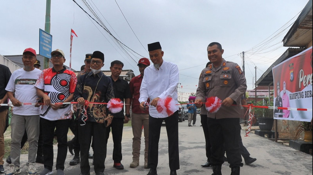 Walikota Dumai H. Paisal, SKM, MARS dan eKapolres Dumai AKBP Dhovan Oktavianton, S.H, S.I.K, M.Si Meresmikan Kampung Bebas Narkoba
