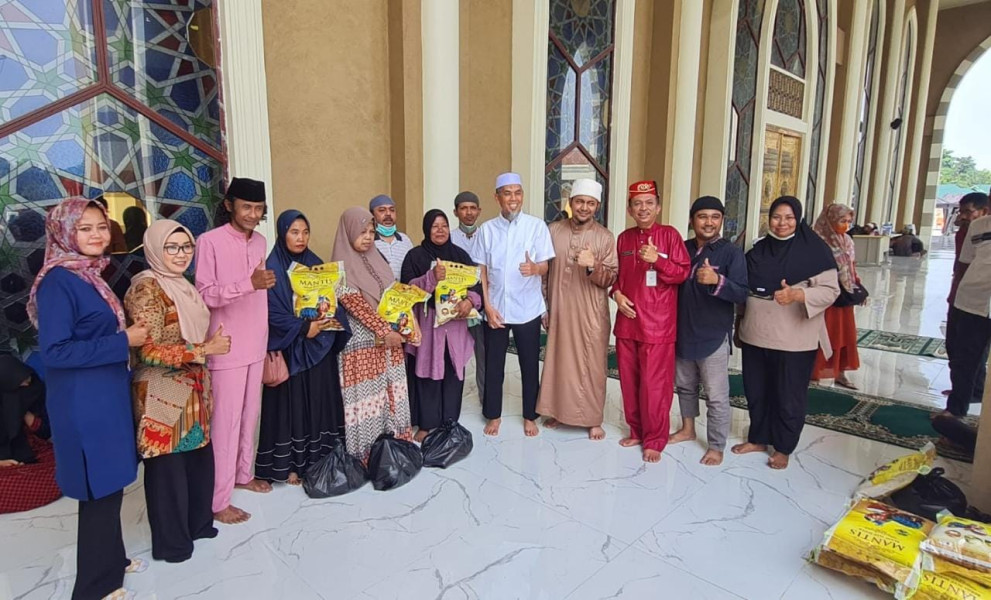 Dihadiri Walikota Dumai, Majelis Kekerabatan TSWE Bagikan Paket Sembako di Bulan Suci Ramadhan.