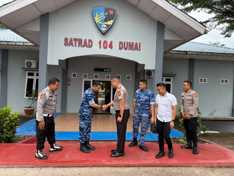 Kapolsek Bukit Kapur AKP Boy Setiawan, S.A.P.,M.Si.,Jadi Silahturahmi Bersama  Dansatrad 104/Dumai.