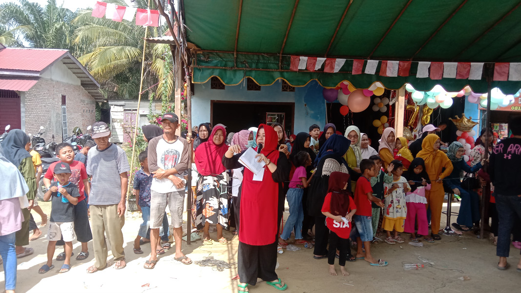 Owner Toko Baju Az-Zahra Bukit Nenas Gelar Acara Peringati HUT RI Ke-78