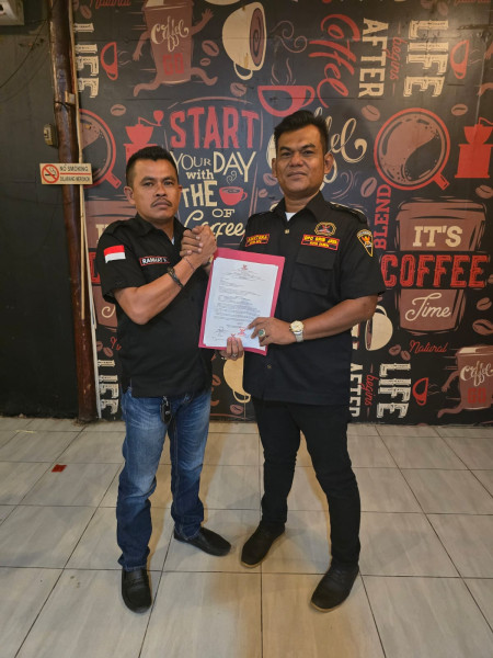 Rahmat Kurniawan Resmi Menerima Mandat Sebagai Ketua Pimpinan Anak PAC GRIB Medang Kampai Dumai Timur.