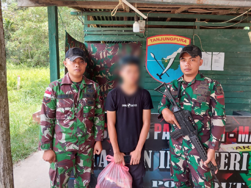Jelang Idul Fitri, Prajurit Satgas Pamtas Yonif 645/Gty Berhasil Amankan PMI Non Prosedural di Jalur Tikus