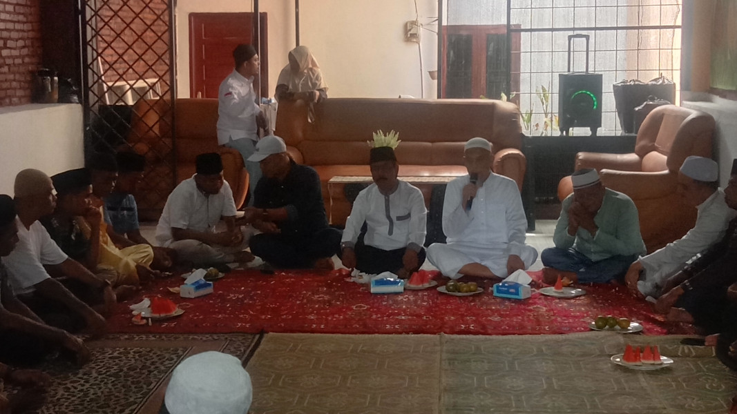Syaiful Darmadi Ketua Posko Kemenangan H.Paisal / Sugiyarto  Berbagi Jum
