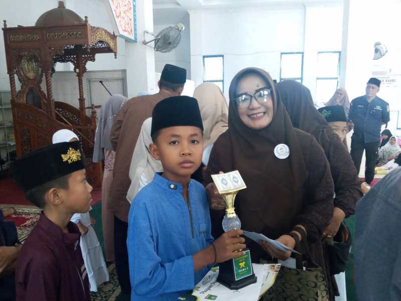Fikri Sulistyono Peserta Azhan Dari TPQ Taman Pendidikan Qur'an Mushola Nurul Iklas  Raih Juara 2 Lomba Azhan.