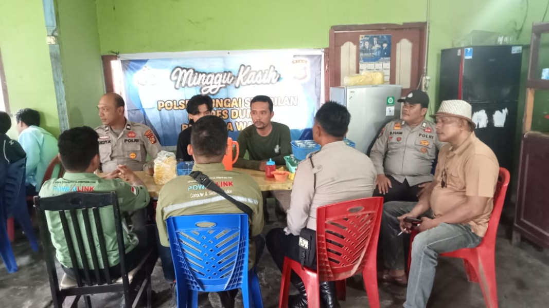 Kapolsek Sungai Sembilan AKP Bonardo Purba, S.H Menyambangi Perwakilan Tokoh Masyarakat