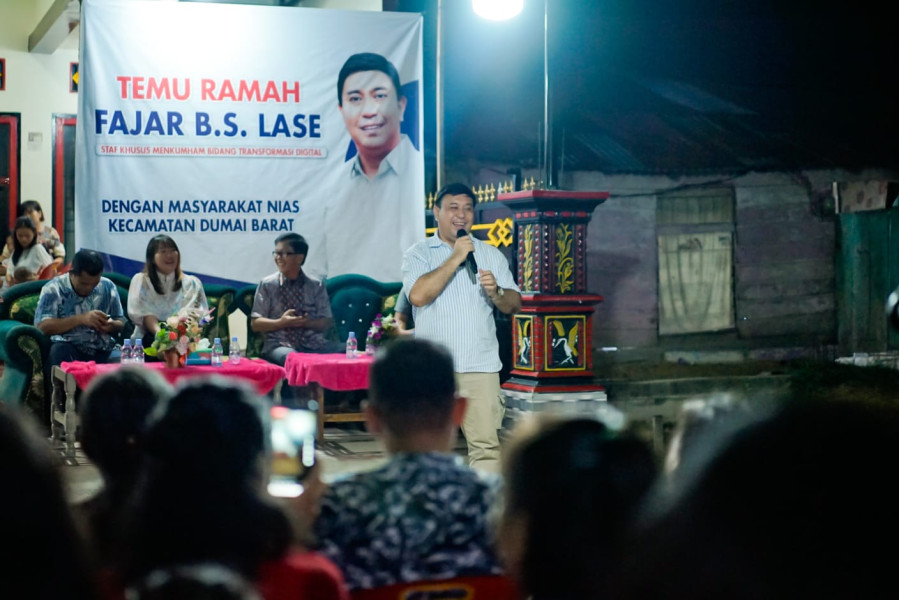 Stafsus Menkumham Fajar Lase Gelorakan Gerakan Transformasi Digital kepada Masyarakat Dumai Timur