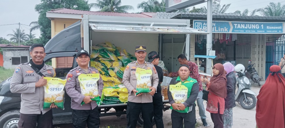 Kepolisian Resor Polres Dumai Menggelar Operasi Pasar Murah