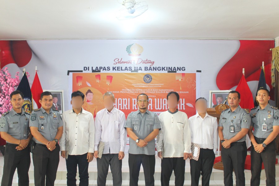 Tangis Haru Empat Warga Binaan Terima Remisi Waisak