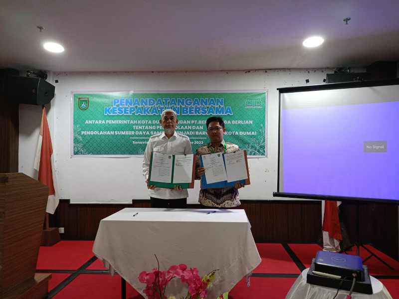 Walikota Dumai Paisal, SKM, Mars. Tanda Tangan MOU Kerjasama