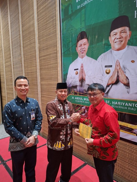 Dua penghargaan yang diraih PT. Sari Dumai Sejati