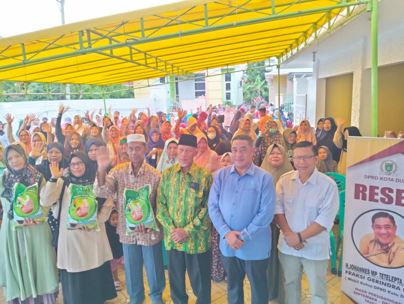 Gelar Reses Perdana, Achie Banjir Pujian