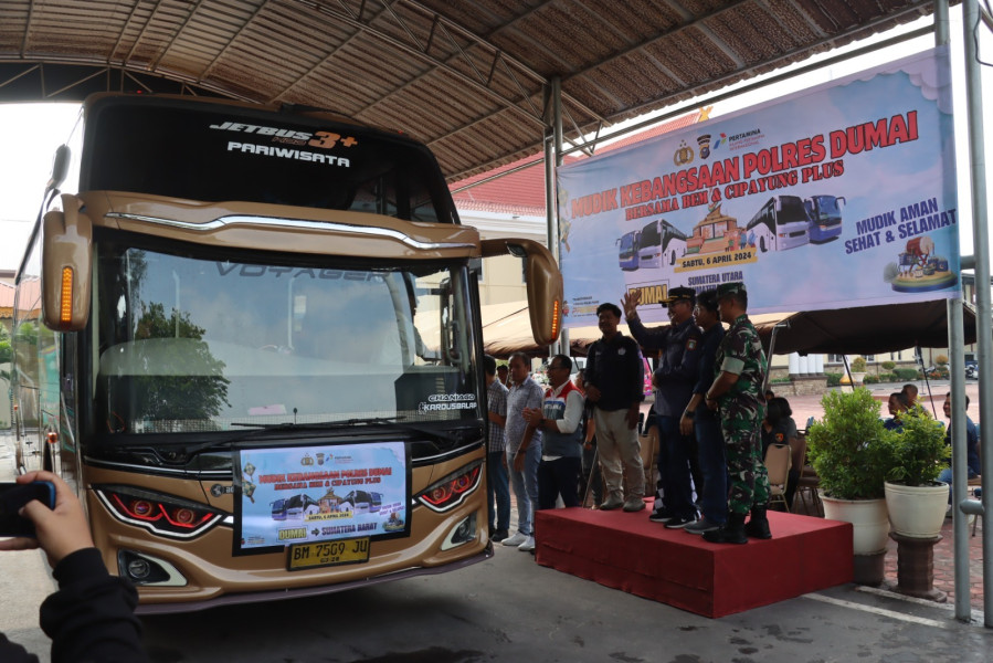 Kapolres Dumai AKBP Dhovan Oktavianto, S.H, S.I.K, M.Si Melepas Perjalanan Mudik Gratis