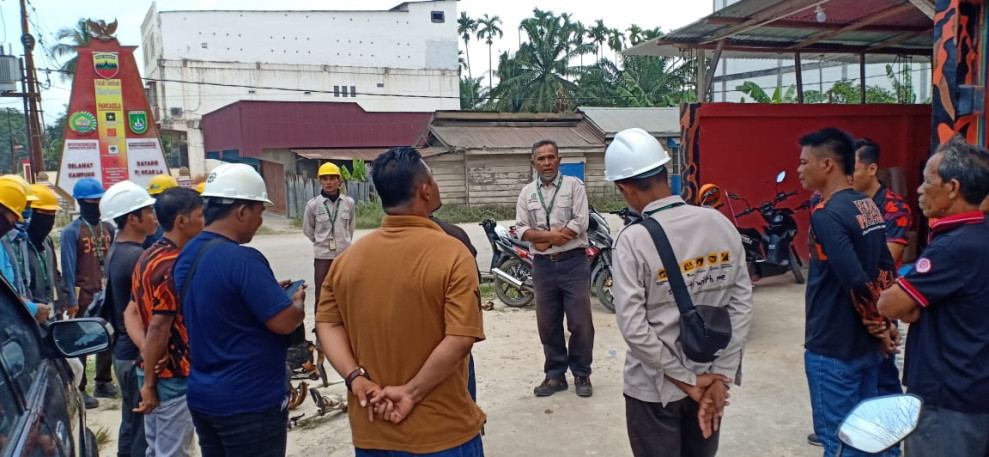 50 Orang Ikut Berpartisipasi Penanaman 100 Bibit Pohon Pucuk Merah
