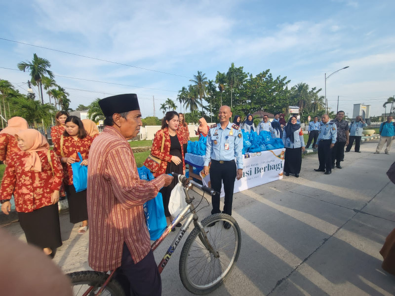 Berbagi Itu Indah Ini yang Dilakukan  Imigrasi Kota Dumai .