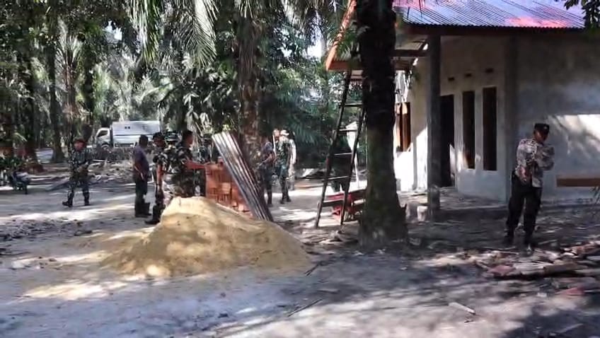 Program TMMD Ke - 124 KODIM Dumai Membangun Rumah Warga Bagi Kurang Mampu
