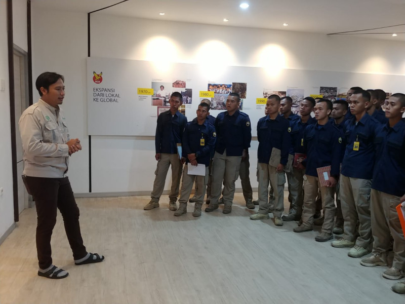 *Politeknik Kelautan dan Perikanan Dumai Kunjungan Industri ke Apical Dumai*